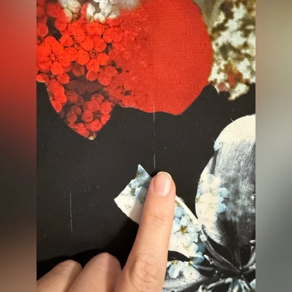 Alice + Olivia Multicolor Floral Blouse size Large - Picture 6 of 8